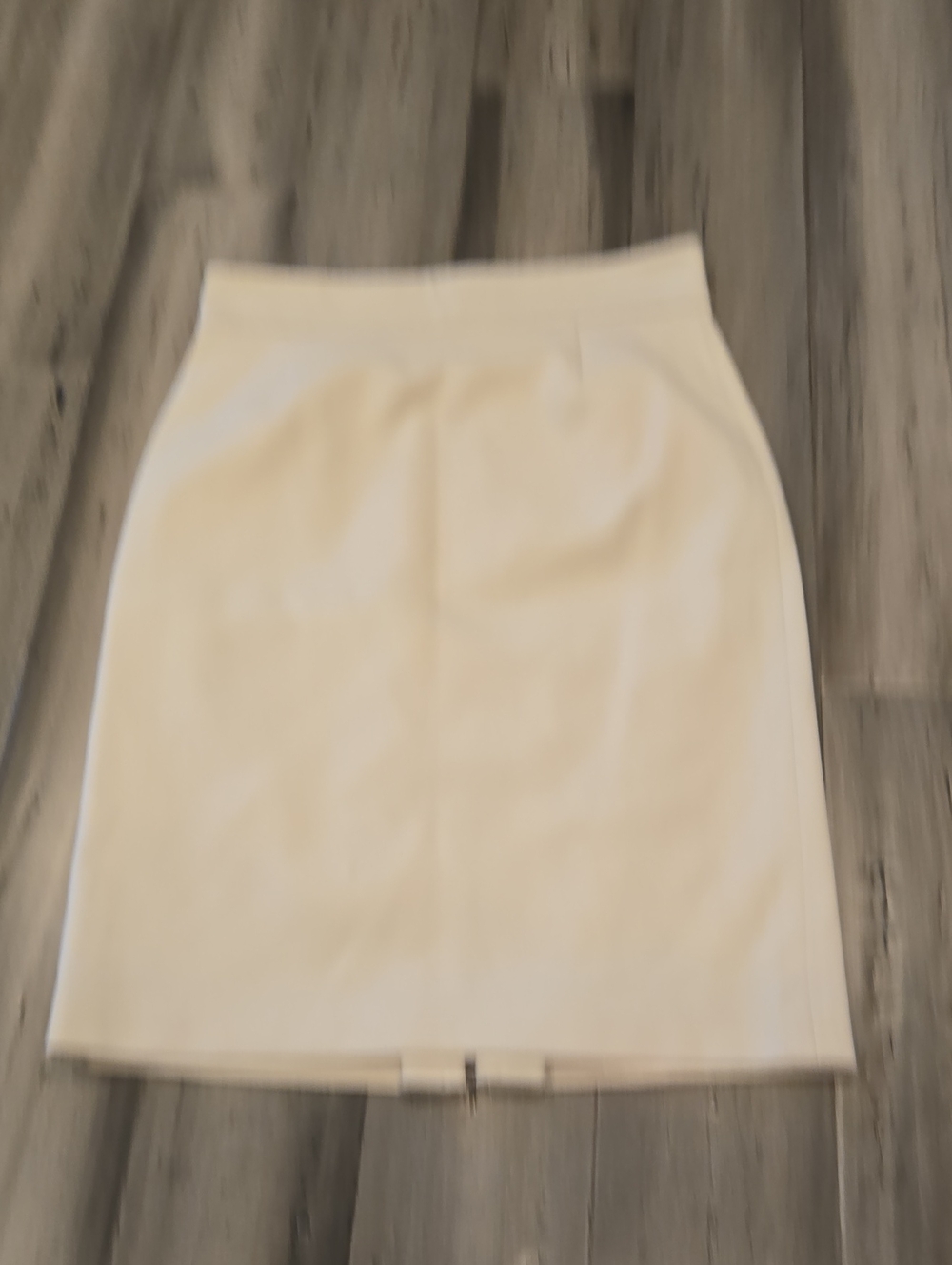 Women's Cream Pencil Skirt  New without tag
